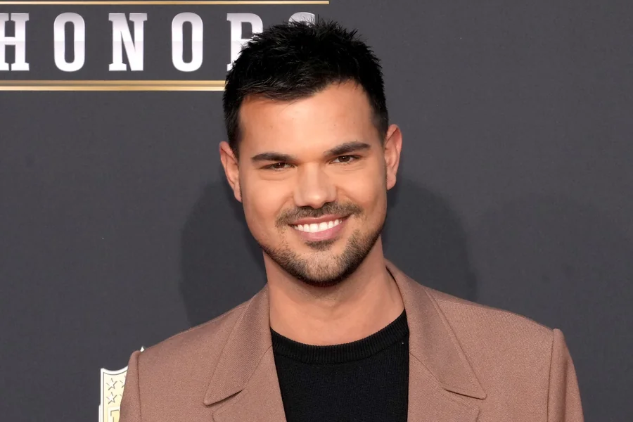 Taylor Lautner Height